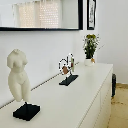 公寓 Modern With A Terrace