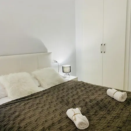 Modern With A Terrace Apartment Estepona