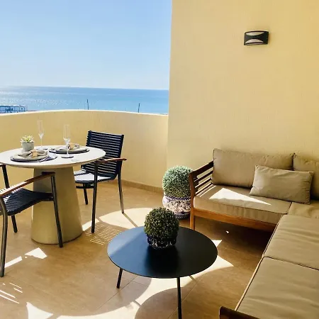 Modern With A Terrace 아파트 *