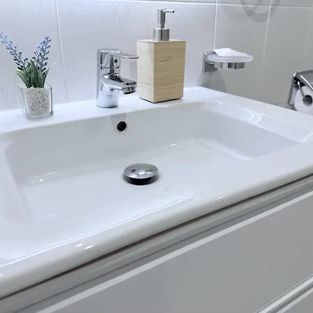 아파트 Modern With A Terrace *