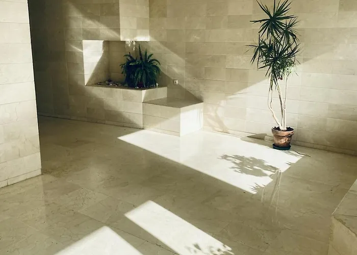 Modern With A Terrace 公寓 *